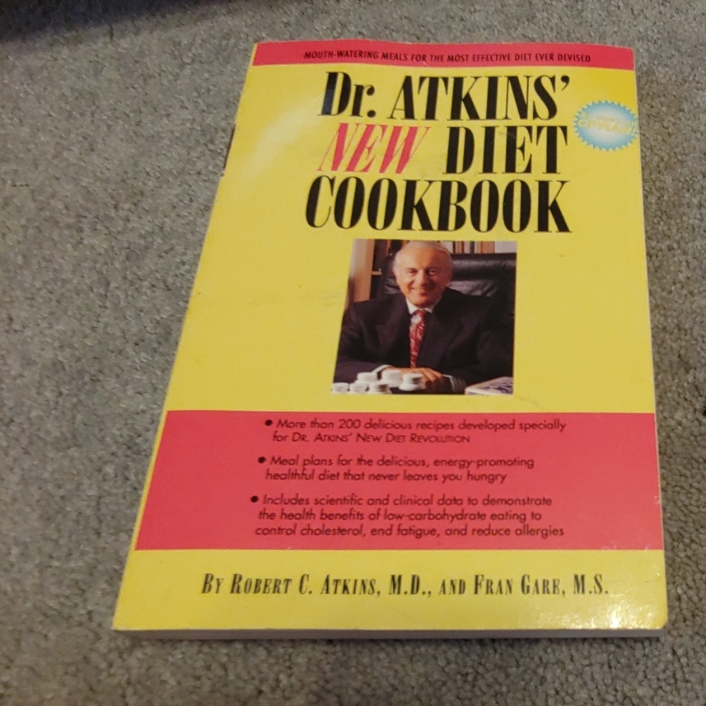 Dr Atkins'  New Diet Cookbook